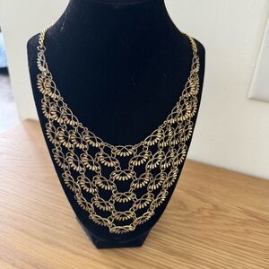 Elegant Gold Leaf Necklace